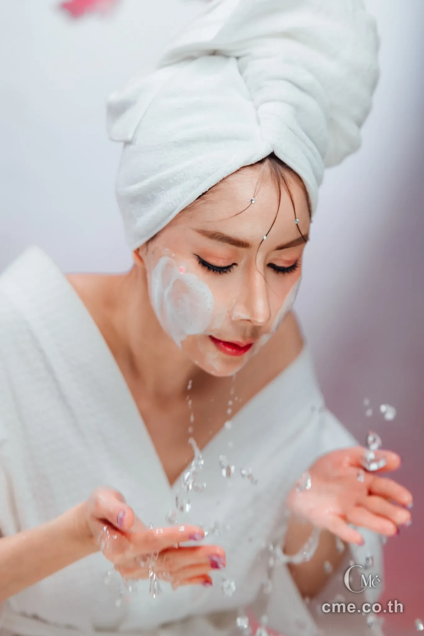 CMe Hyper Clear Sakura Cleansing — lifestyle shot, studio lighting